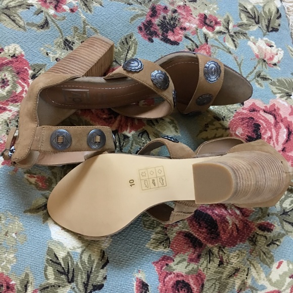 RARE Dolce Vita by Vanessa Mooney concho sandals - Picture 5 of 6